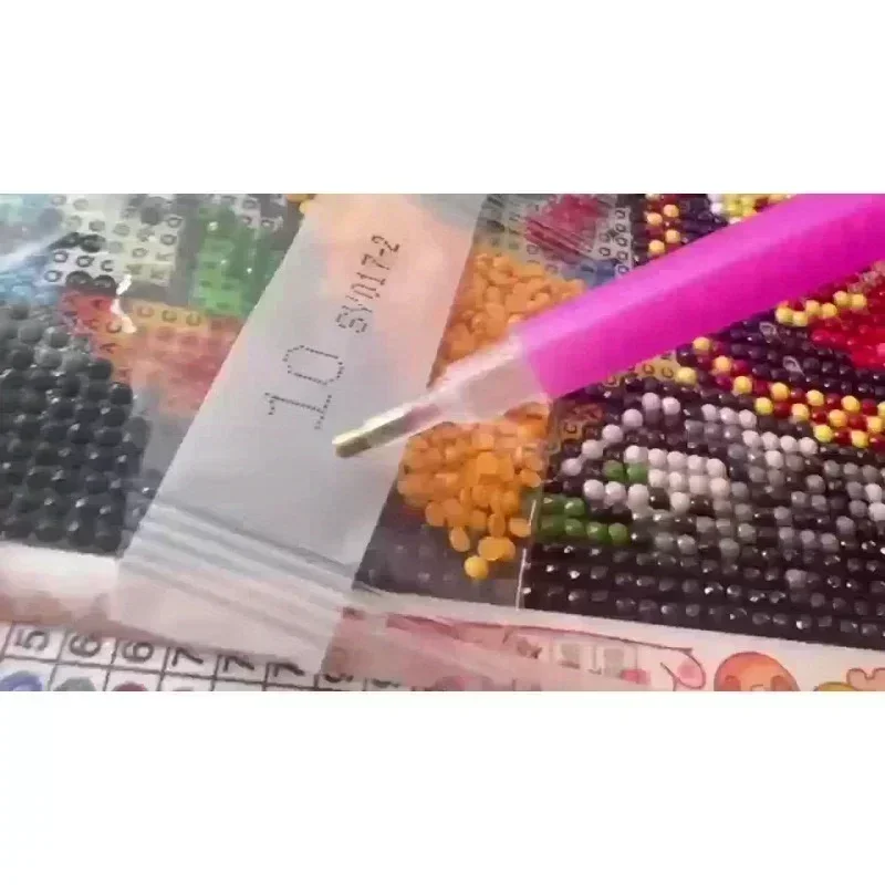 アニメ風の女の子のイラストを使った、5D DIY フルスクエ - Home Bar Set のレビューと価格