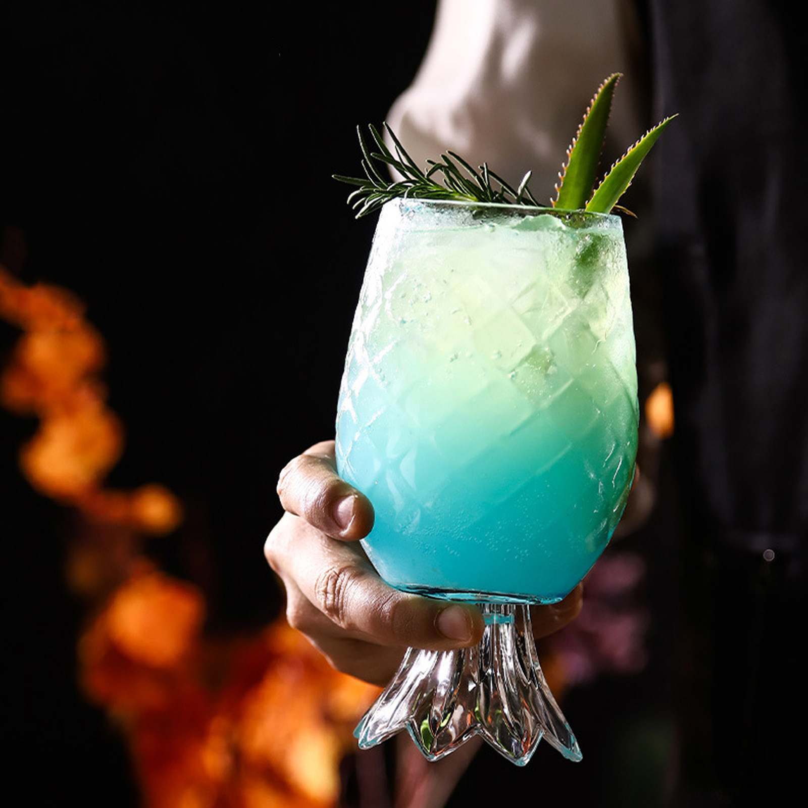 高級感あふれるパイナップル型のカクテルグラスセット。ティキバ - Home Bar Set のレビューと価格